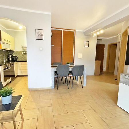 Apartamenty Bryza - Chelmonskiego - Parking - Centrum سفينويتشي المظهر الخارجي الصورة