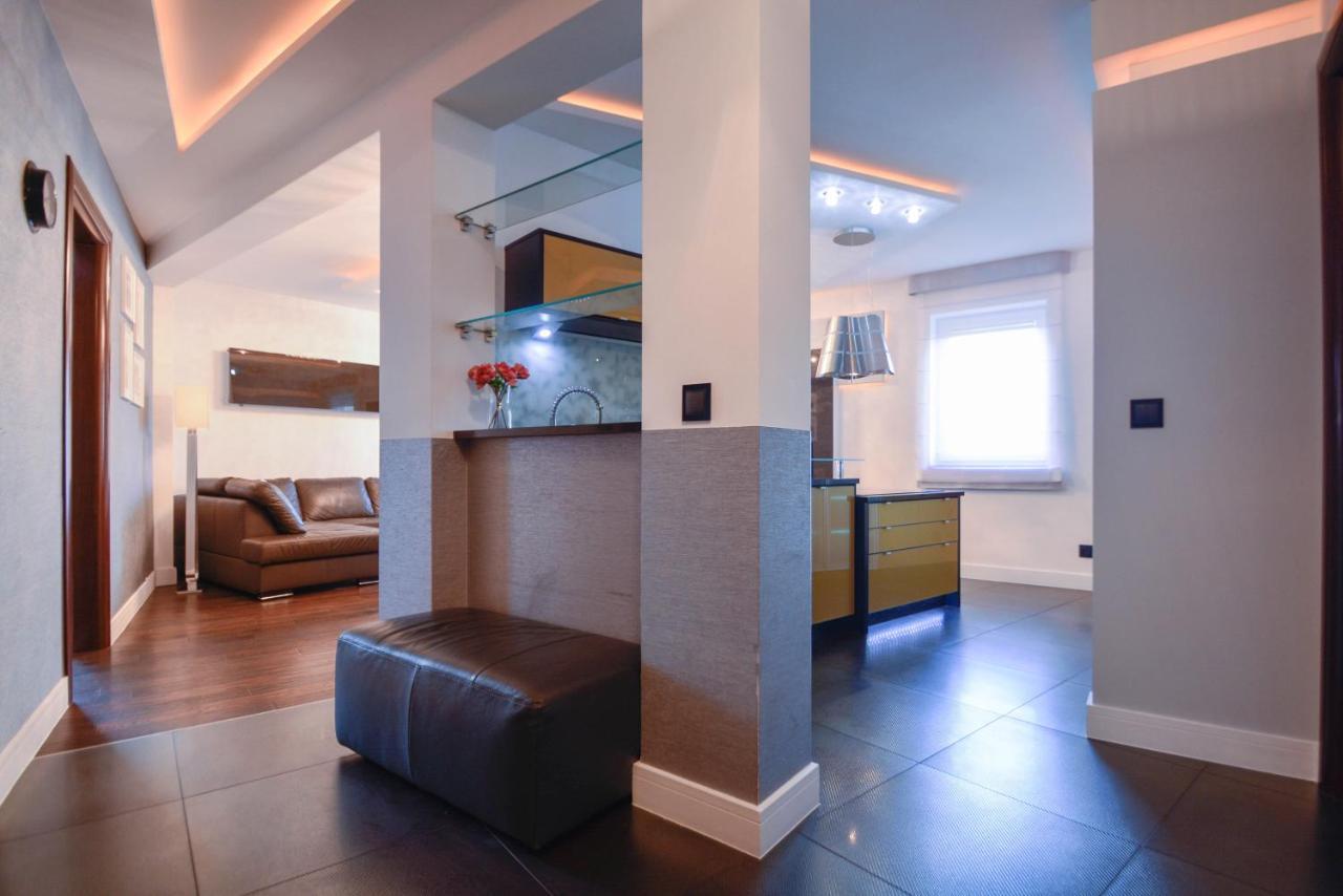 Apartamenty Bryza - Chelmonskiego - Parking - Centrum سفينويتشي المظهر الخارجي الصورة