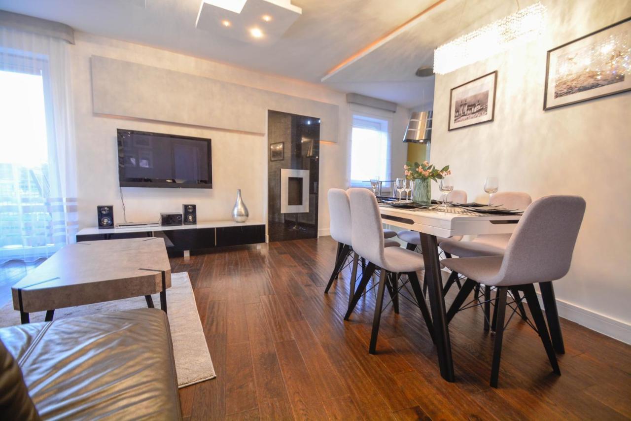 Apartamenty Bryza - Chelmonskiego - Parking - Centrum سفينويتشي المظهر الخارجي الصورة