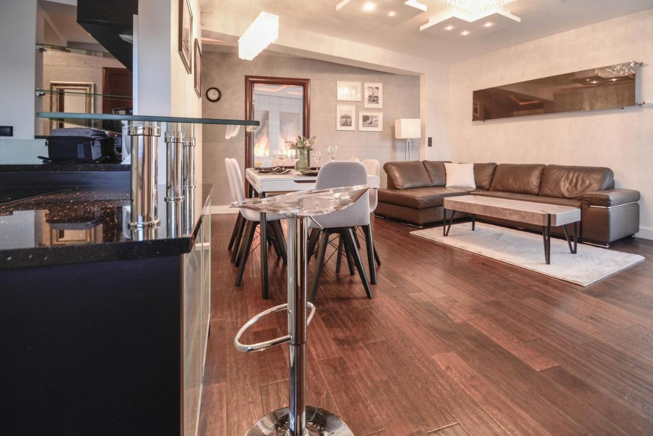 Apartamenty Bryza - Chelmonskiego - Parking - Centrum سفينويتشي المظهر الخارجي الصورة