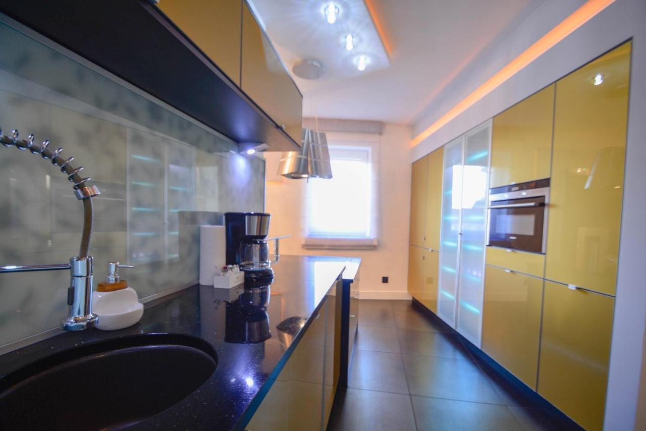 Apartamenty Bryza - Chelmonskiego - Parking - Centrum سفينويتشي المظهر الخارجي الصورة