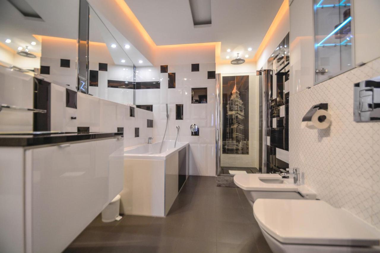 Apartamenty Bryza - Chelmonskiego - Parking - Centrum سفينويتشي المظهر الخارجي الصورة