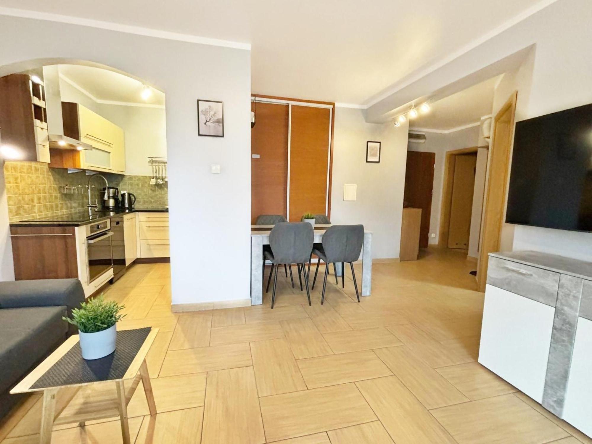 Apartamenty Bryza - Chelmonskiego - Parking - Centrum سفينويتشي المظهر الخارجي الصورة